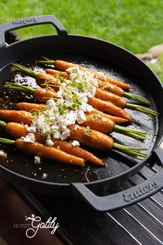 Grillowane karmelizowane marchewki z fetą