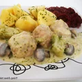 Pulpeciki czosnkowe z indyka z sosem brokułowo-serowym