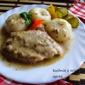 Duszona obiadowa łopatka wieprzowa. Pieczeń w aksamitnym sosie z piekarnika.