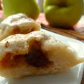 Maślankowe pierogi z szarlotkowym nadzieniem