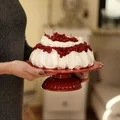 Pavlova z frużeliną z czerwonych porzeczek