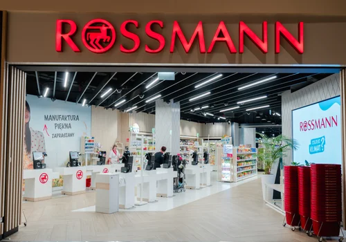 Rossmann ponownie zaskakuje! Luksusowe perfumy można kupić teraz o 165 zł taniej
