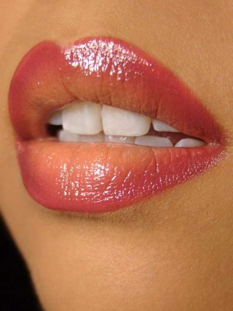 Usta ombre