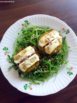 Pieczarki faszerowane bazyliowym pesto i serem pleśniowym