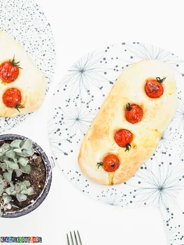 Focaccia z pomidorami