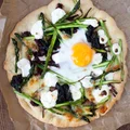 PIZZA ZE SZPARAGAMI I BOTWINKĄ