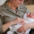 Urlop rodzicielski także dla dziadków! 1 lipca ten kraj wprowadził nowe przywileje dla rodziców