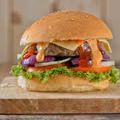 Koniec z wegańskimi burgerami i stekami? Ten kraj wprowadza zakaz