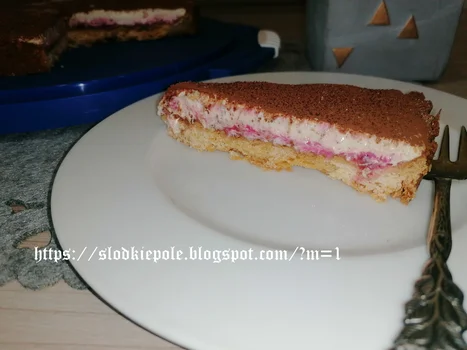 Tarta tiramisu z malinami