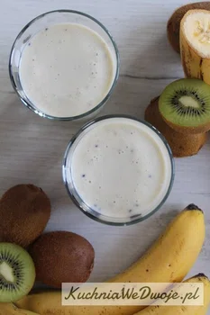 Koktajl kiwi – banan (na kefirze)