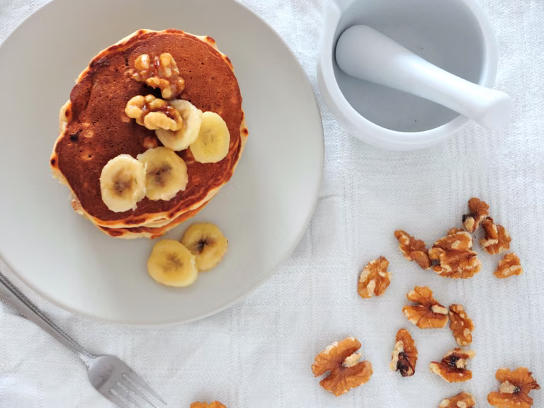 Pancakes z Orzechami i Bananami