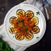 Grillowana cukinia z warzywami po grecku