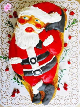 Dyniowa strucla z lukrowanym Mikołajem