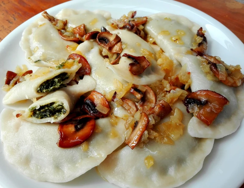 Pierogi ze szpinakiem i fetą