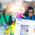 Ten gadżet z Action za 4,49 zł to HIT dla dzieci w podróży! Gra, która zmienia nudę w przygodę