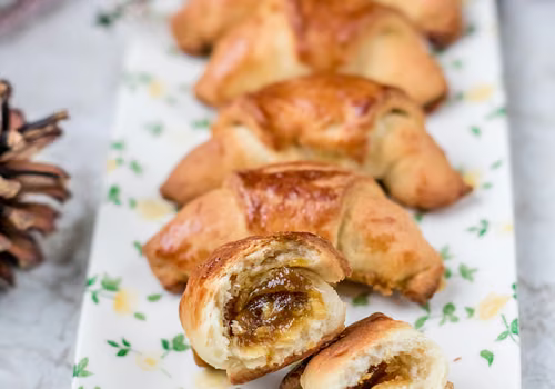 Rogaliki Krucho Drożdżowe Z Pastą Orzechową