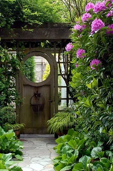 Piękne wejście do ogrodu;)