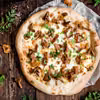 Pizza z sosem beszamelowym i kurkami