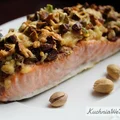 Łosoś pod pistacjową kołderką