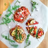 MINI PIZZE NA PEŁNOZIARNISTYM SPODZIE BEZ DROŻDŻY