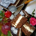 Ciasto kakaowe z bitą śmietaną i polewą kakaową