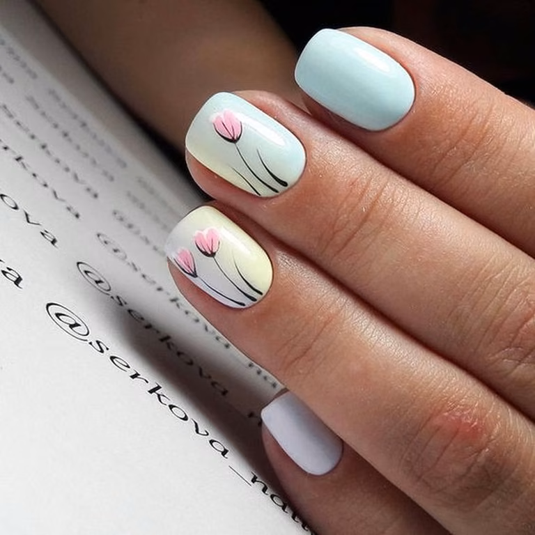 Manicure w kwiaty