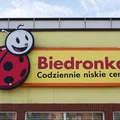 Tajemnicze komunikaty w Biedronce! Zobaczysz je przy każdej kasie!