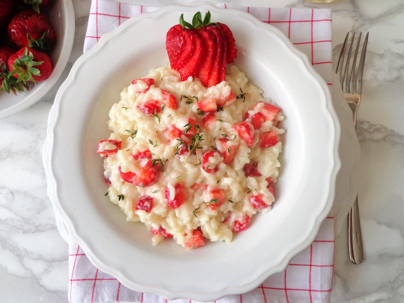 Risotto z truskawkami i kozim serem