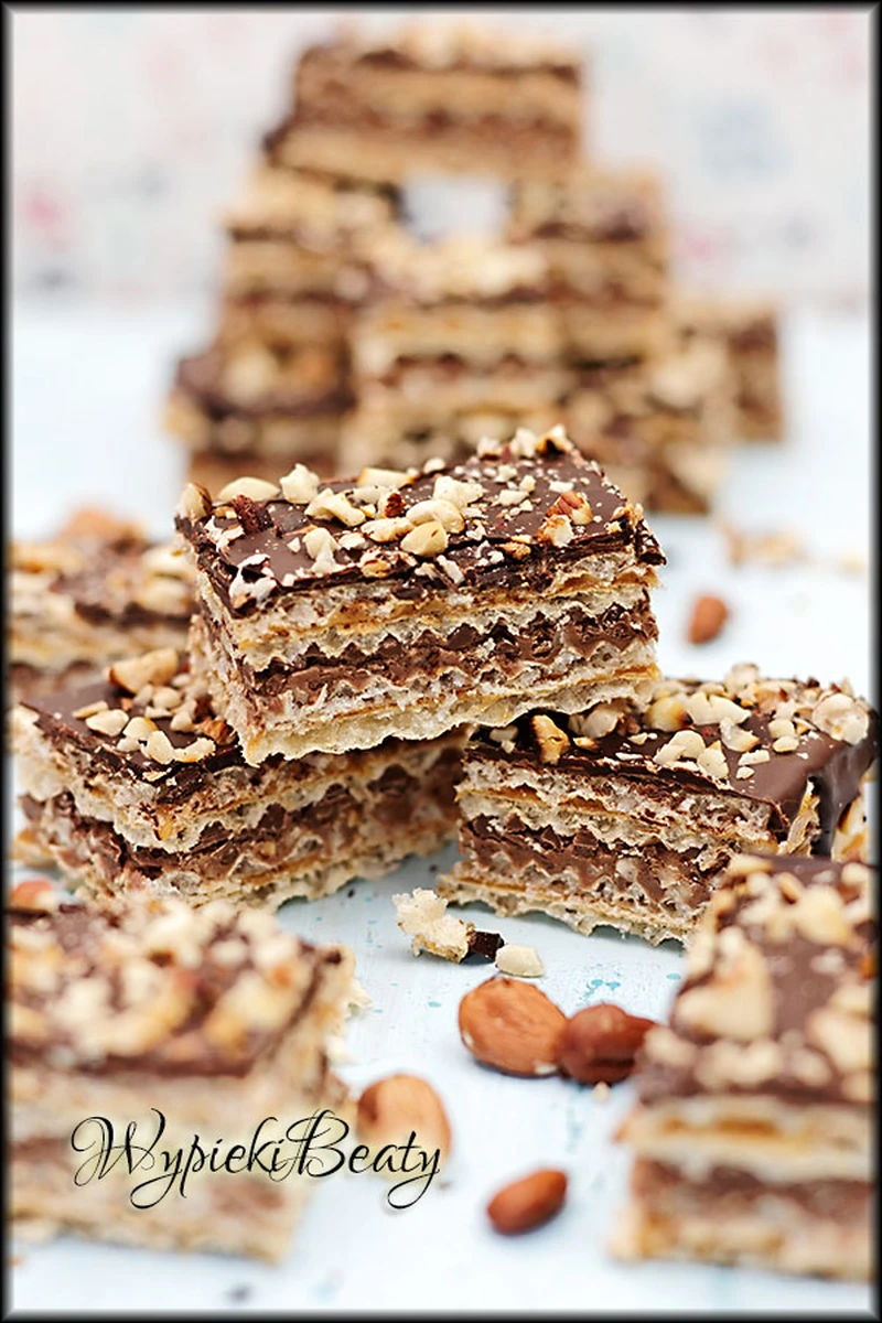Domowe wafle czekoladowo-orzechowo-kajmakowe