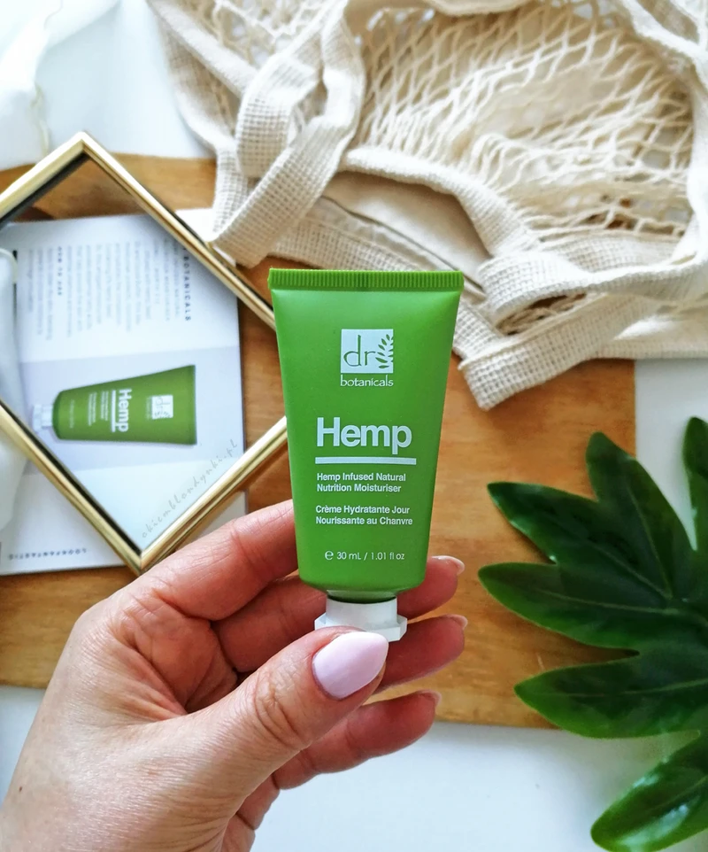 Krem nawilżający Dr Botanicals Apothecary z wyciągiem z konopi