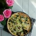 Tarta z jarmużem i łososiem