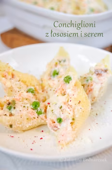 Conchiglioni (muszle) nadziewane ricottą i łososiem