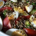 Sałatka z brokułem, paluszkami surimi i sosem winegret