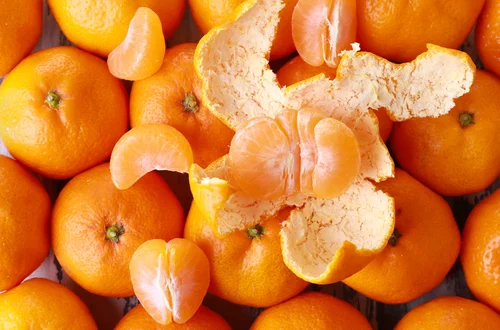 Biegunka, wymioty, alergia? Nie popełniaj tego błędu podczas jedzenia mandarynek!