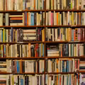 Te książki są warte fortunę! Przejrzyj swoją domową biblioteczkę!