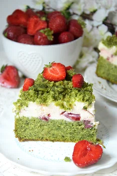 Leśny mech z truskawkami