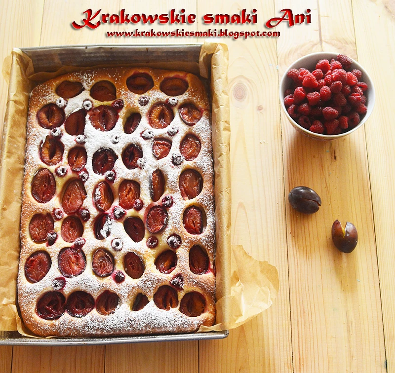 Drożdżowe ciasto ze śliwkami