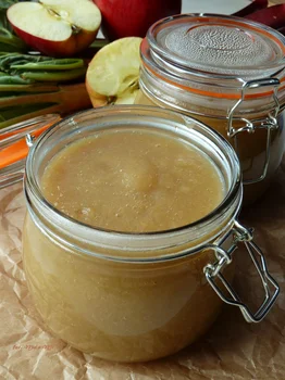 Dżem z jabłek i rabarbaru z dodatkiem mango