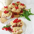 Muffiny z porzeczką i kruszonką
