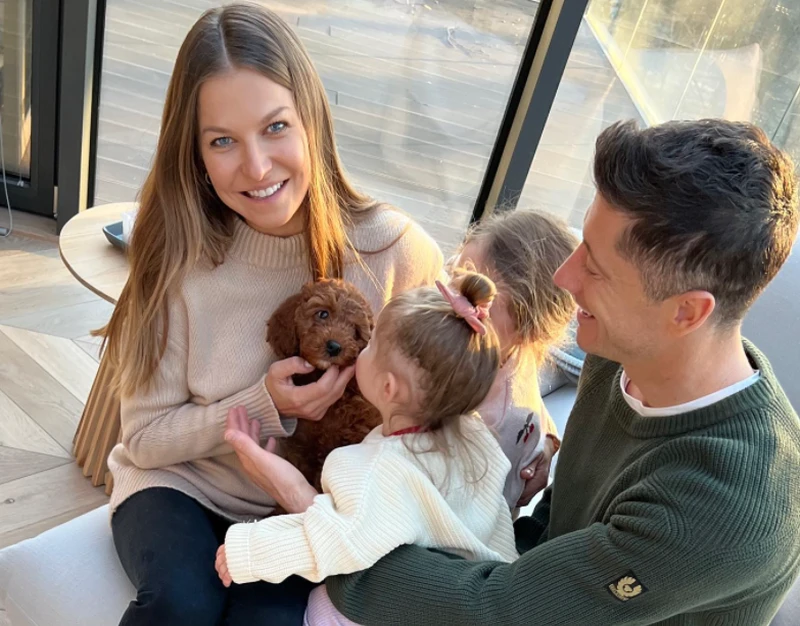 Anna Lewandowska pokazała ogrodową willę córeczek. Ile trzeba zapłacić za takie cudo?
