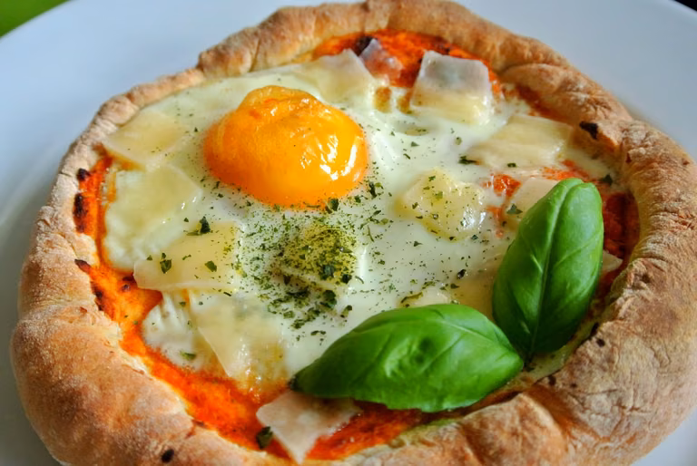 Pizza śniadaniowa