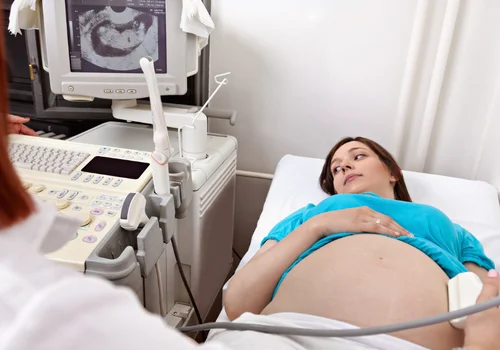 Rejestr ciąż jednak się przyda? Rząd nie wycofa się z obowiązku wpisywania danych do systemu!