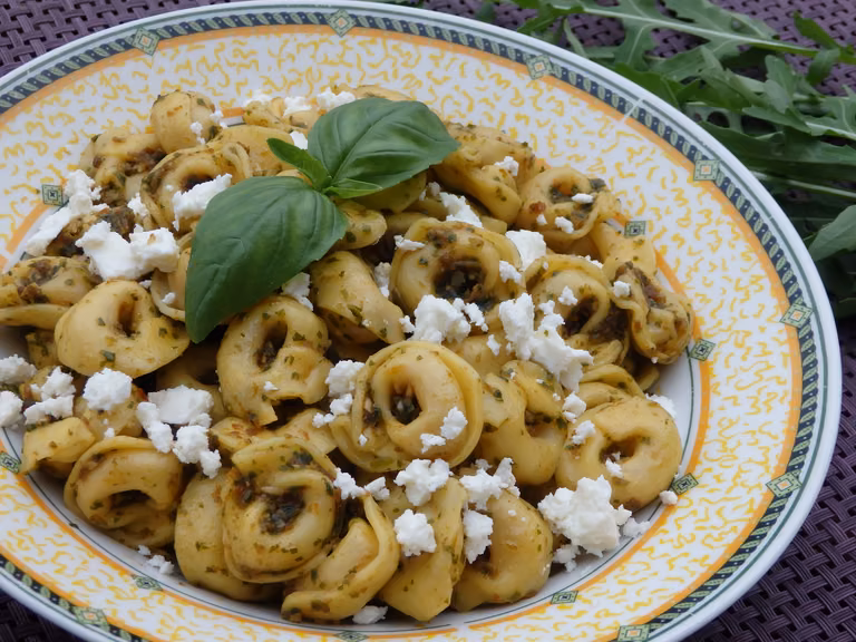 Tortellini z pesto