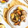 Pieczone podudzia z kurczaka z brzoskwiniami i ziemniakami