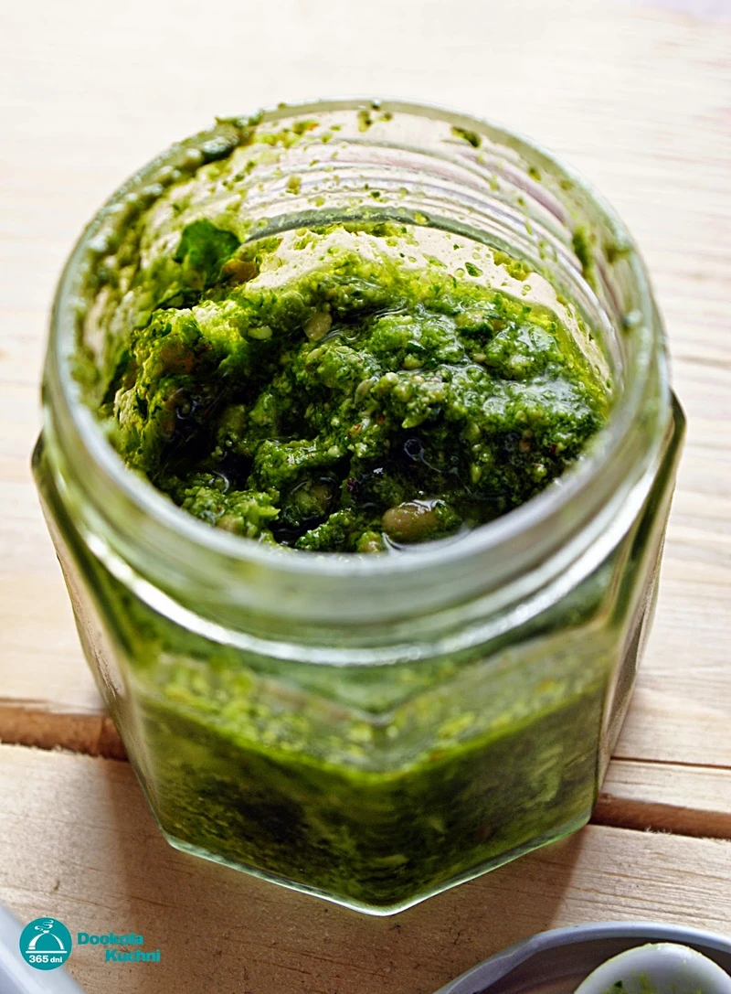 Pesto z liści rzodkiewki