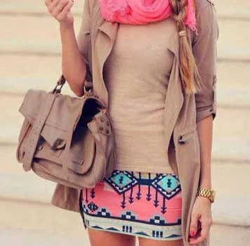 Dziewczęca stylizacja w delikatnych kolorach