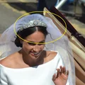 Królowa przed ślubem ostrzegła Harrego przed „trudnym” zachowaniem Meghan. Poszło o ślubną tiarę