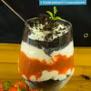 Warstwowy deser z truskawkami i mascarpone