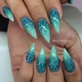 Brokatowy manicure