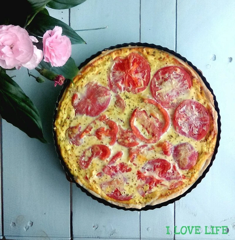 Quiche z pomidorami i ziemniakami